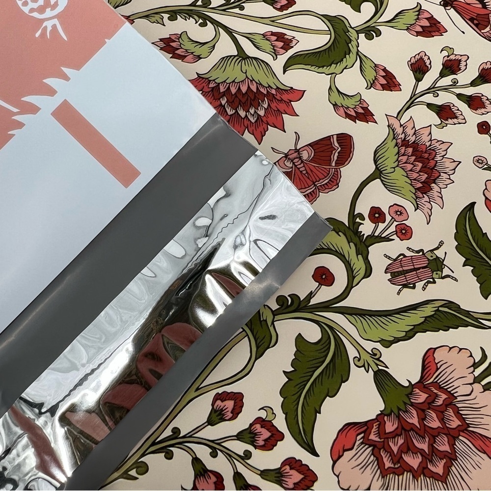 - NEW Polymailers 100 (10x13) Self Sealing Florals - Picture 4 of 4